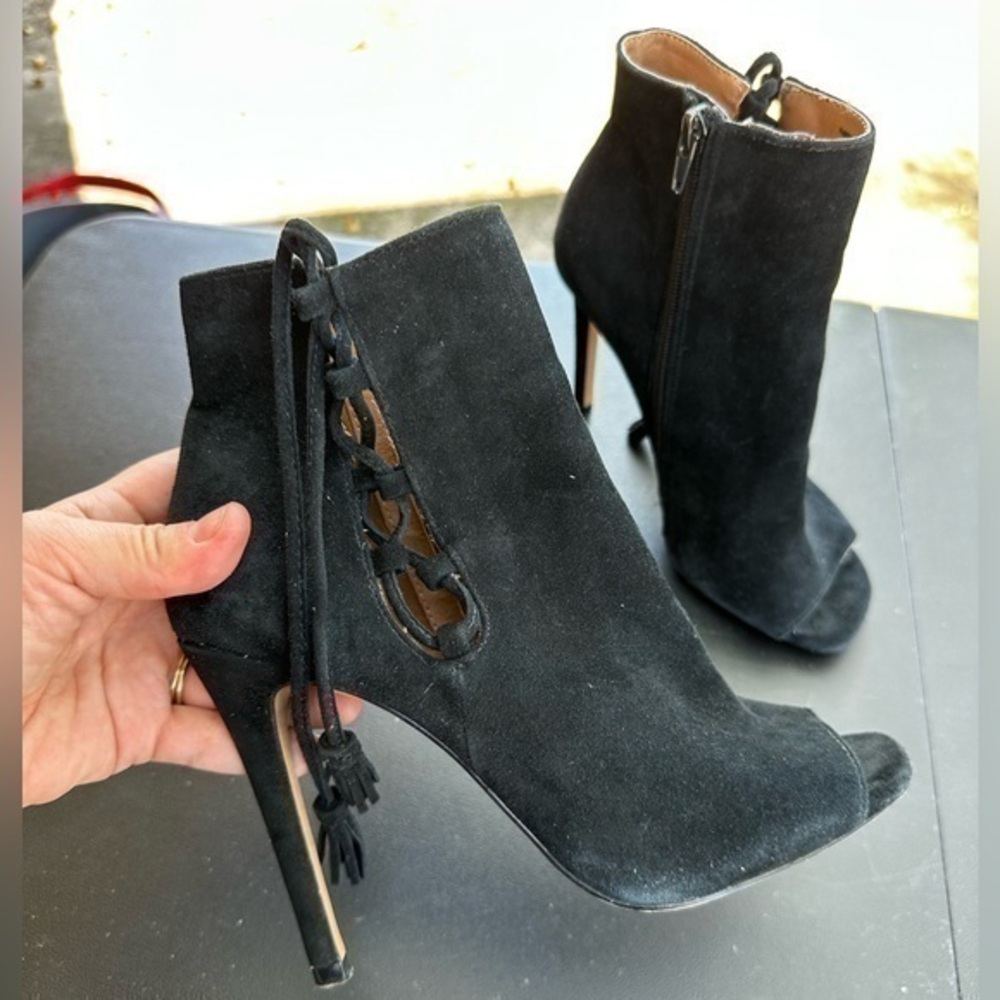 Steve Madden Fabrice open toe booties